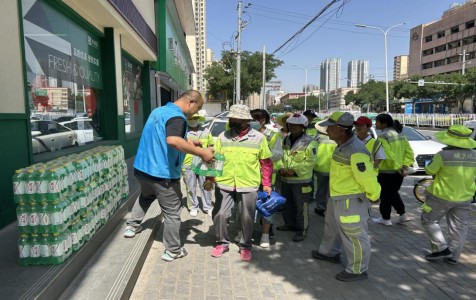 情暖环卫送关爱，致敬最美劳动者579.jpg